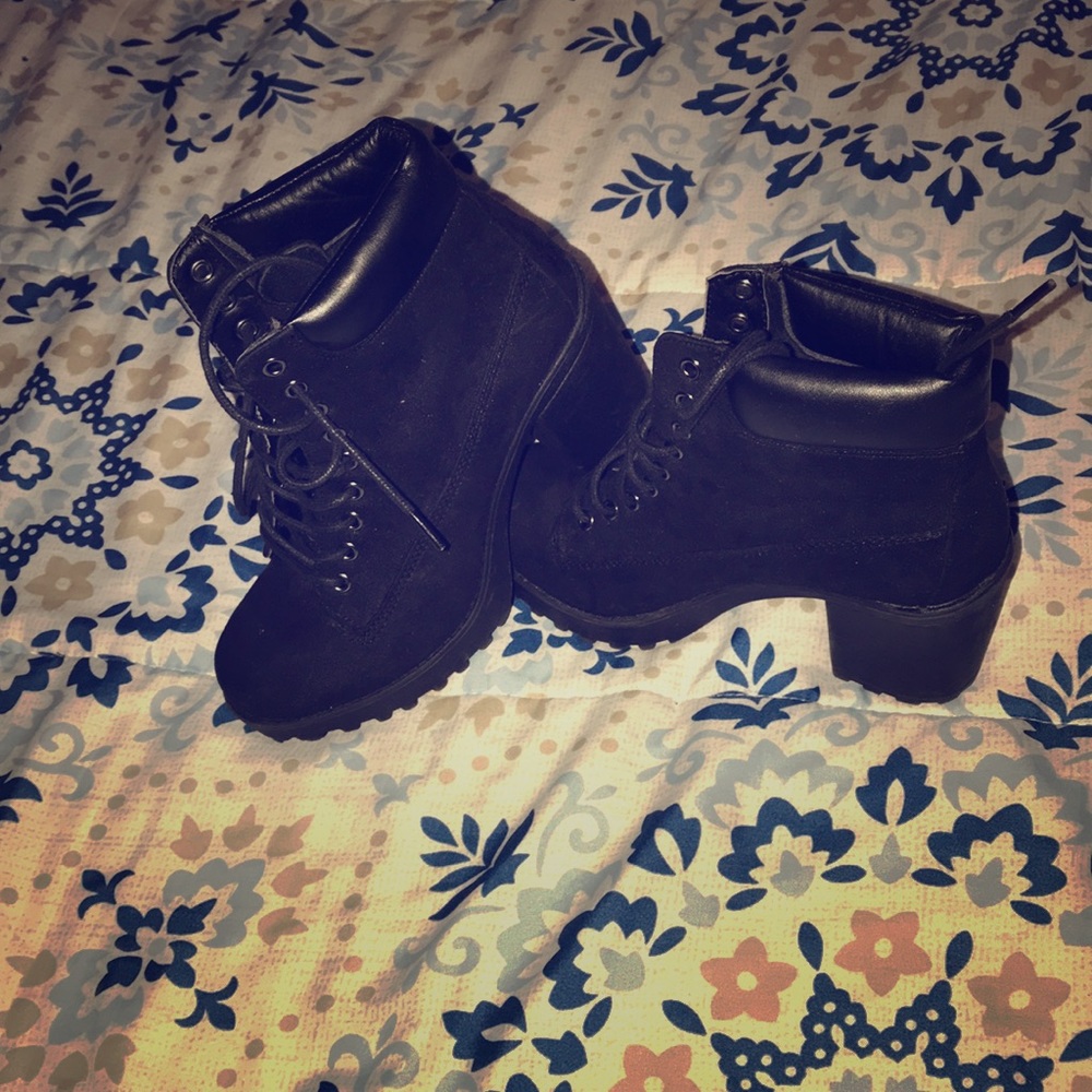 Heel boots